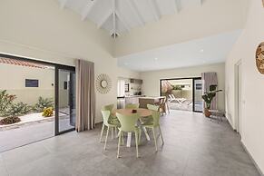 Infinity Blue villa with private pool