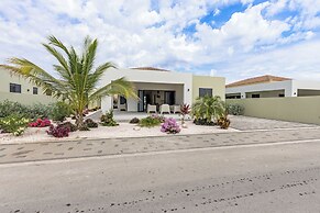 Infinity Blue villa with private pool