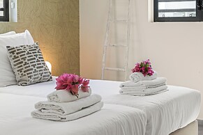 Infinity Blue villa with private pool