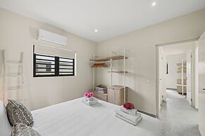 Infinity Blue villa with private pool