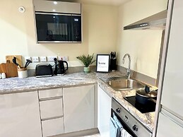 Athenaeum House-leeds Centre-sleeps 3-pets