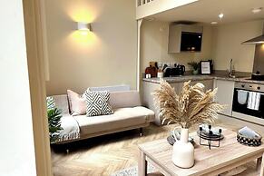 Athenaeum House-leeds Centre-sleeps 3-pets