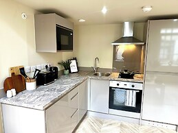 Athenaeum House-leeds Centre-sleeps 3-pets