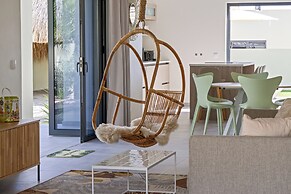 Villa pura vida with pool at mambo beach