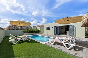 Villa pura vida with pool at mambo beach