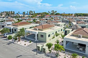 Villa pura vida with pool at mambo beach