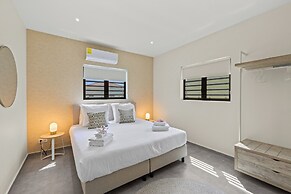 Villa pura vida with pool at mambo beach