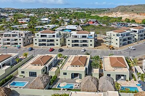 Villa pura vida with pool at mambo beach