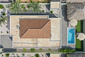 Villa pura vida with pool at mambo beach