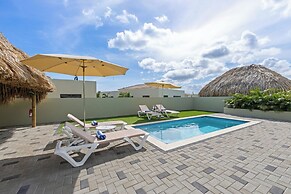 Villa pura vida with pool at mambo beach