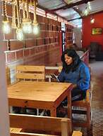 Mist Cottage & Home Stay