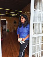 Mist Cottage & Home Stay