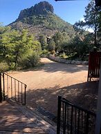 Thumb Butte Chalet Nestled in the Mountains