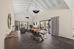Villa Jasmijn  with private pool, at Mambo Beach