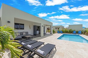 Villa Jasmijn  with private pool, at Mambo Beach
