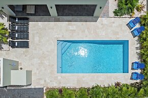 Villa Jasmijn  with private pool, at Mambo Beach