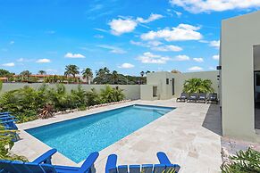 Villa Jasmijn  with private pool, at Mambo Beach