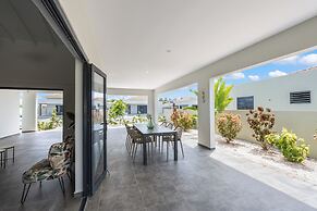 Villa Jasmijn  with private pool, at Mambo Beach