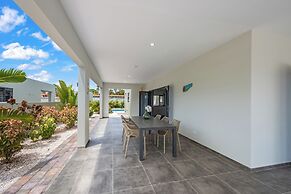 Villa Jasmijn  with private pool, at Mambo Beach