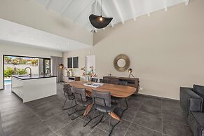 Villa Jasmijn  with private pool, at Mambo Beach