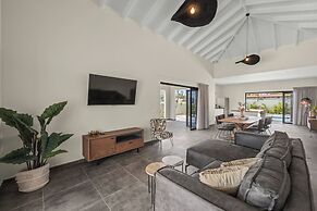 Villa Jasmijn  with private pool, at Mambo Beach