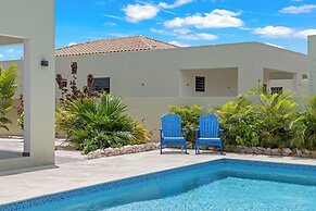 Villa Jasmijn  with private pool, at Mambo Beach