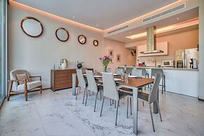 Apartments with Beach Access