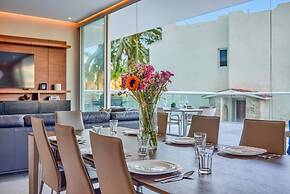 Apartments with Beach Access