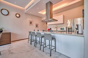 Apartments with Beach Access