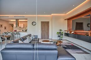 Apartments with Beach Access