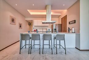 Apartments with Beach Access