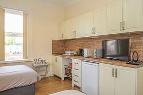 Station Apartments by Lanark Stays