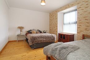 Station Apartments by Lanark Stays