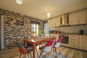 Station Apartments by Lanark Stays