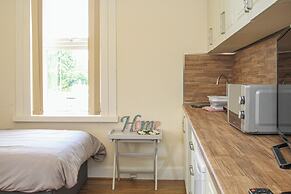 Station Apartments by Lanark Stays