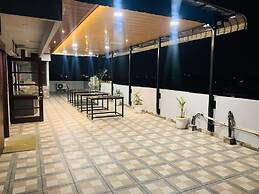 HolidayVilla & Suites Amritsar