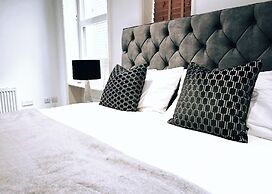 LUX Oxford Street Marylebone Flat