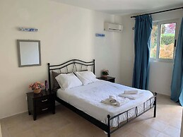 Cassiopeia 3-Bedroom House on beach