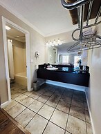 Oak Grove Inn
