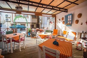 Delos Otel