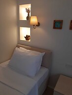 Delos Otel