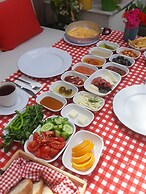 Delos Otel