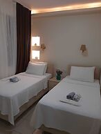 Delos Otel
