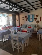 Delos Otel