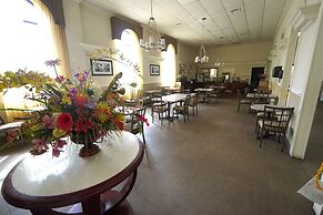 Festus Inn