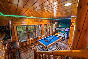 Amazing Views w Gameroom Hot Tub Pool