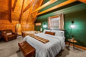 Amazing Views w Gameroom Hot Tub Pool