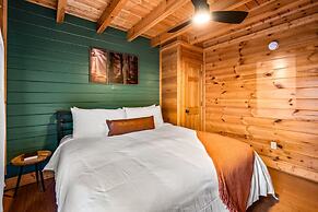 Amazing Views w Gameroom Hot Tub Pool