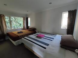 5 Bedroom House at 82A Richardson Road