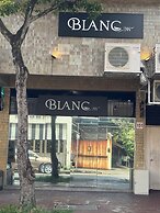 Blanc Inn